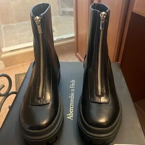 Abercrombie & Fitch Black Boots with zipper, size 7.5